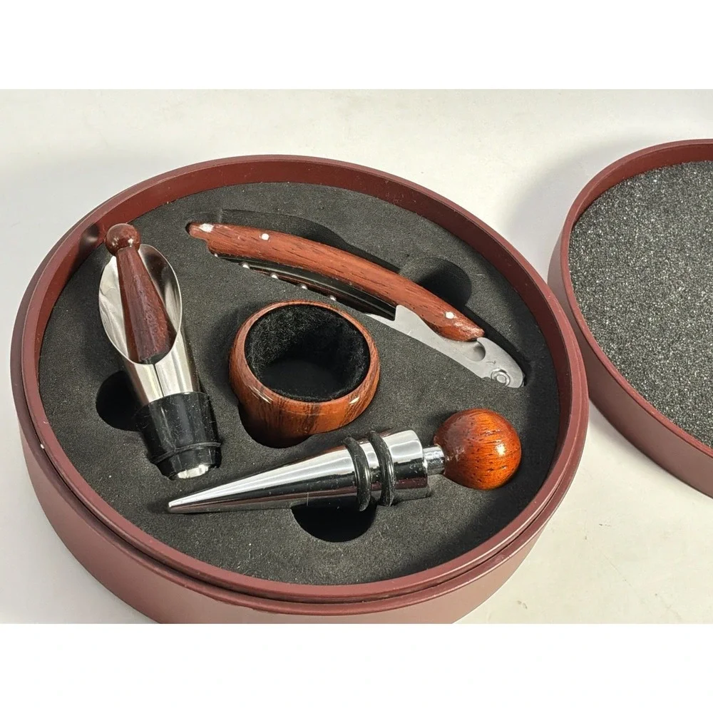 4 Piece Wine Accessory Set In Round Foam Lined Case